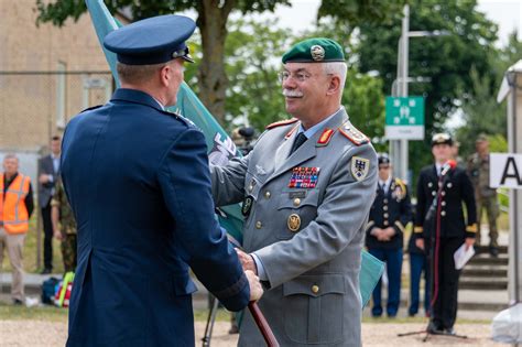 Glanzvoller Kommandowechsel beim Joint Force Command Brunssum ...