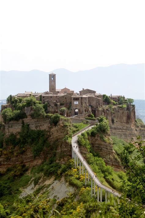 Civita Di Bagnoregio Bridge, Central Italy | Luoghi, Luoghi da visitare ...