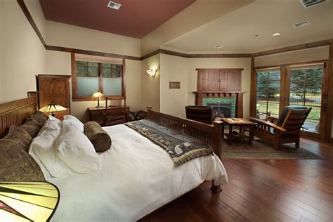 FivePine Lodge Patio Suite | Lodge, Sisters oregon, Romantic cabin