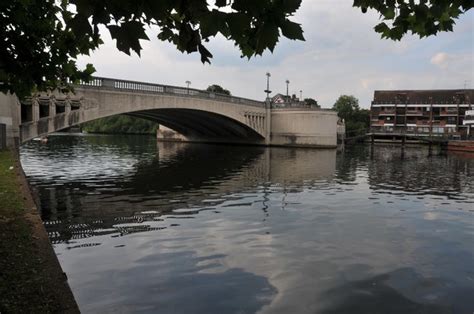 Caversham Bridge © Philip Halling :: Geograph Britain and Ireland