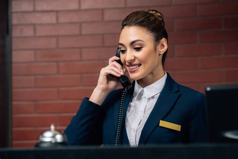 Uniform Necessities For Receptionists - New Fashion Trends