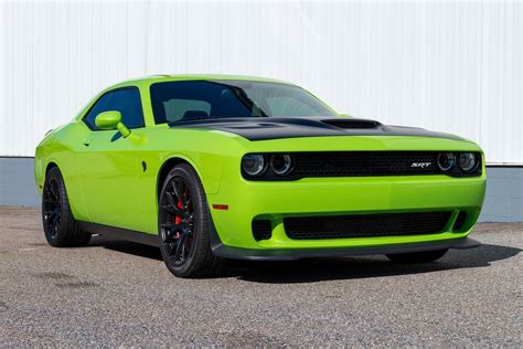 Speed Thrills: Dodge Challenger SRT Hellcat 0-60 MPH range