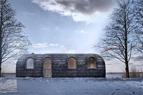 David Beckham buys an Estonian-made sauna to keep warm