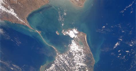 LankaWeb – Why a chain of limestone shoals between India and Sri Lanka ...