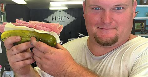 This Sandwich Shop Uses Pickles Instead of Bread and People are Drooling