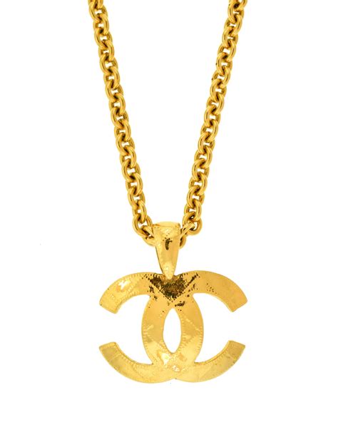 Chanel Vintage Gold Quilted CC Logo Pendant Necklace – Amarcord Vintage ...