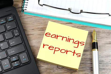 Earnings Reports - Free of Charge Creative Commons Post it Note image