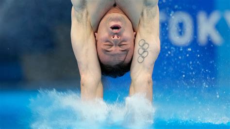 Tokyo 2020 Olympics: Tom Daley wins bronze medal in 10m individual ...