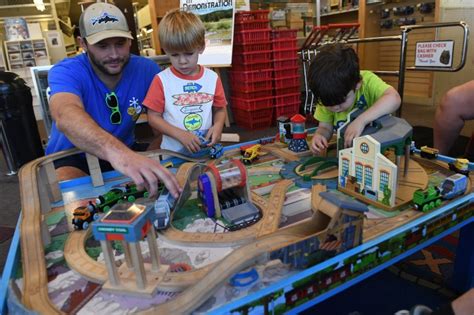 World’s largest model train store, Caboose Hobbies, set to close in ...