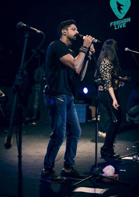 Farhan Akhtar Live Concert At Windsong Music Fest Photos - FilmiBeat