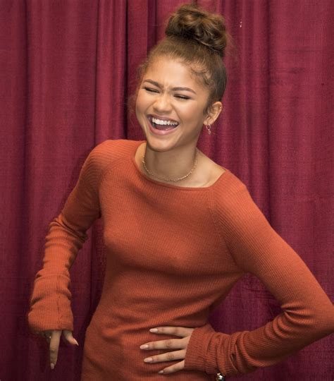 Laughing : r/Zendaya