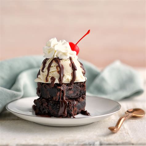 Hot Fudge Brownie Sundaes | Ready Set Eat