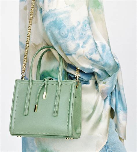 Product Spotlight: Zara Handbags That Look High-End - Voir Fashion