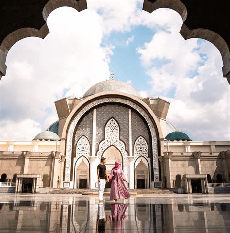 Masjid Wilayah Persekutuan - The Federal Territory Mosque Kuala Lumpur