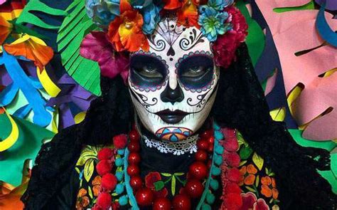 DIY La Calavera Catrina Day Of the Dead Costume | maskerix.com