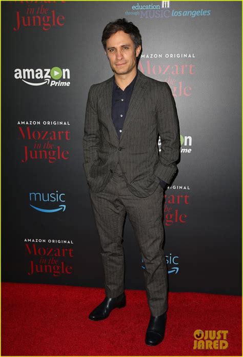 Gael Garcia Bernal & 'Mozart in the Jungle' Cast Premiere Season Three ...