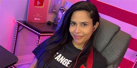 Twitch Star Chica Hints at Potential Transition to Kick platform