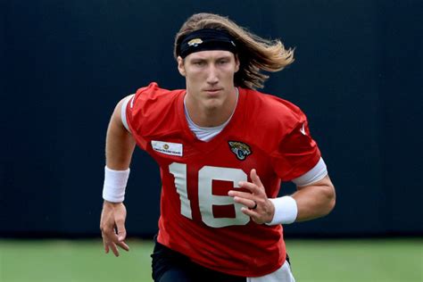 Trevor Lawrence & The Jaguars Still In ‘Standoff’ Over Rookie Contract