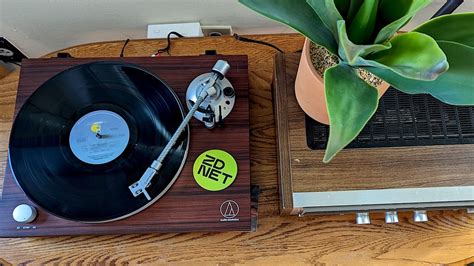 Expert Picks: The Top Bluetooth Turntables for 2023 - Silk Tex Limited