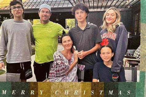 Mark Wahlberg and Rhea Durham Pose with All Four Kids in 2023 Holiday ...