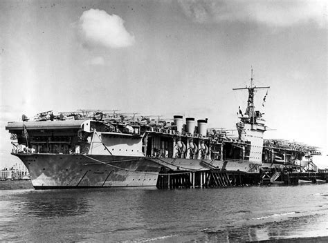 USS Ranger (CV-4), circa mid-1930's. Note the starboard funnels which ...