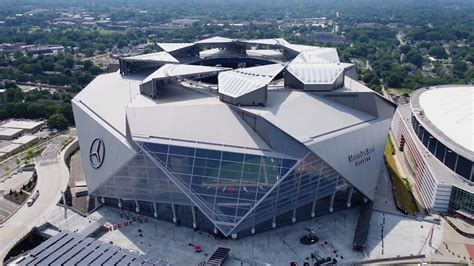 The Atlanta Falcons’ Revolutionary New Stadium Is Unlike Any Other You