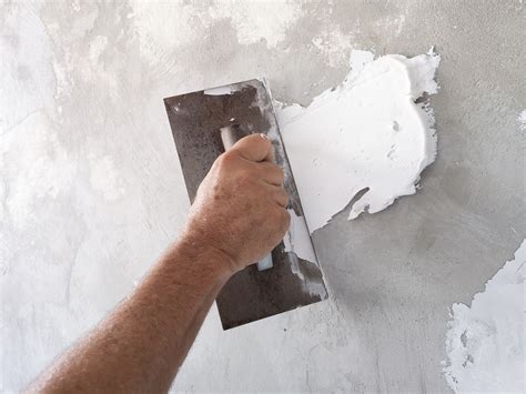 How to Plaster Walls With Clay Instead of Painting