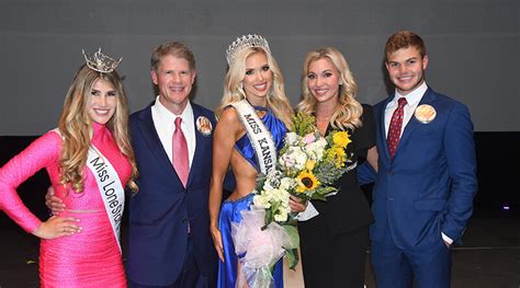 Like Mother, Like Daughter: Gracie Hunt Crowned Miss Kansas USA ...