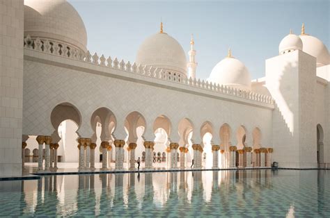 14 Best Things to Do in Abu Dhabi | Grand mosque, Cool places to visit ...