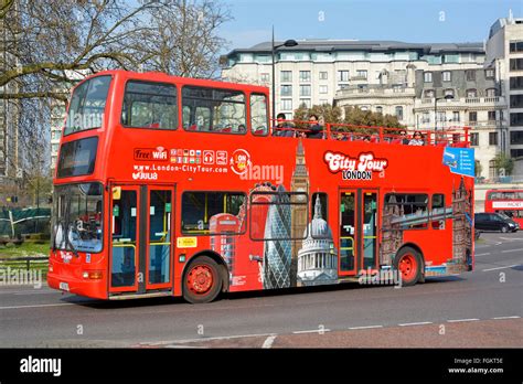 Bus touristique londres ouvert Banque de photographies et d’images à ...