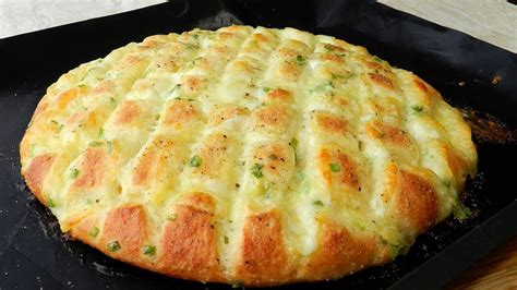 Garlic Mozzarella Bread - Delicious! | Ninik Becker - YouTube