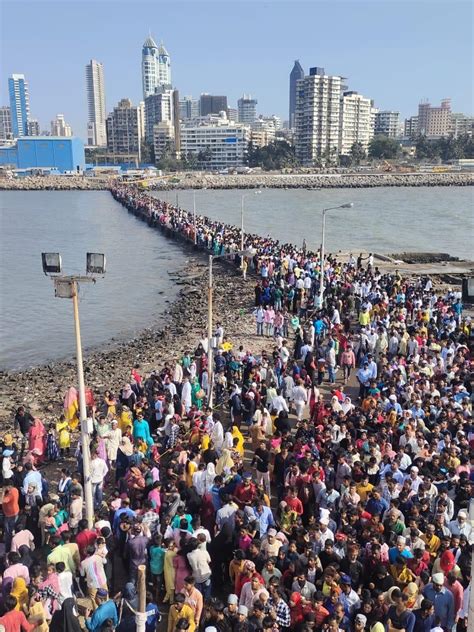 Mumbai: 10 lakh visitors to Haji Ali Dargah in two days during Eid