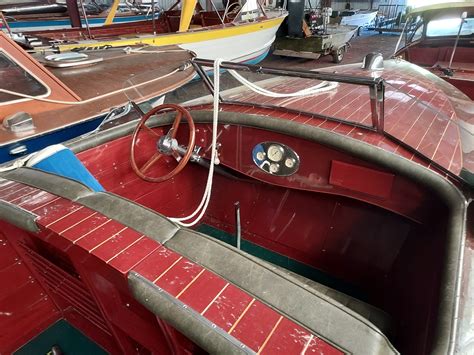 30 Feet 1927 Hutchinson - 41938 | Antique Boat America