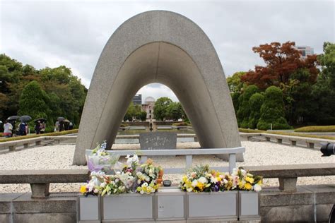 Hiroshima Peace Memorial Park | Hiroshima peace memorial, Cenotaph ...