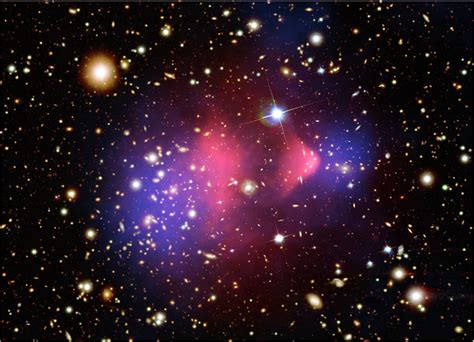 X-ray image of the Bullet cluster (Credit: x-ray: NASA/CXC/CfA/M ...