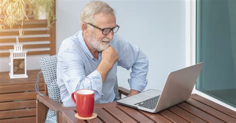 6 Best Laptops for Seniors + How to Pick One – SWM