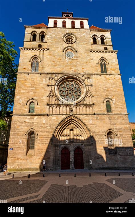 Cahors cathedral hi-res stock photography and images - Alamy