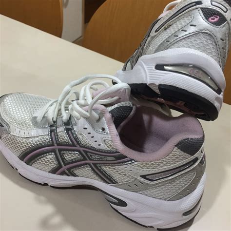 Asics gel, Women's Fashion, Footwear, Sneakers on Carousell