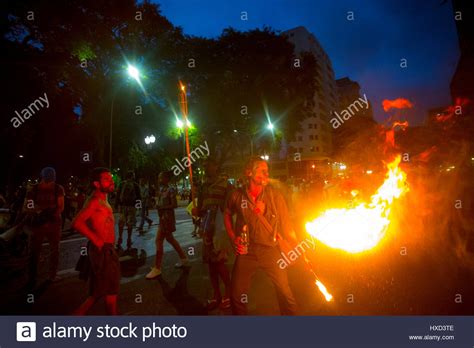 Fire Spitting Stock Photos & Fire Spitting Stock Images - Alamy