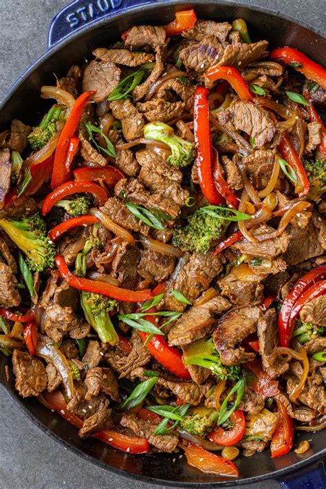 30-Minute Steak Stir Fry Recipe (One Pan!) - Momsdish