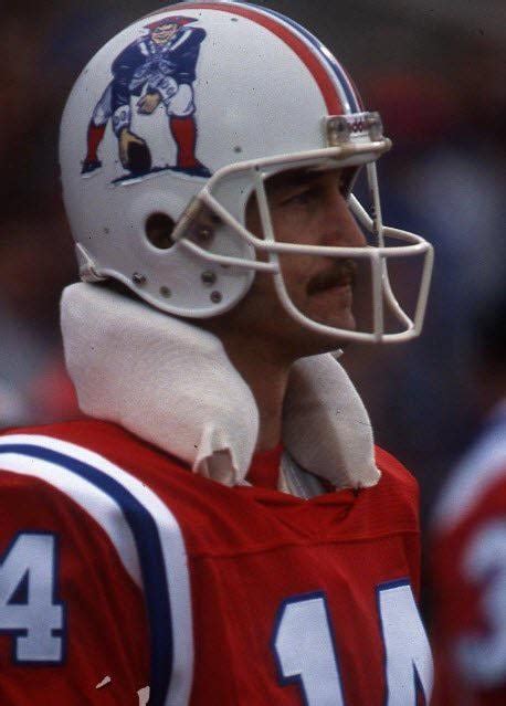 The Steve Grogan neck roll : r/Oldschool_NFL