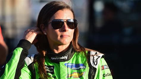 Indy 500: Danica Patrick crashes out of her last race | wusa9.com