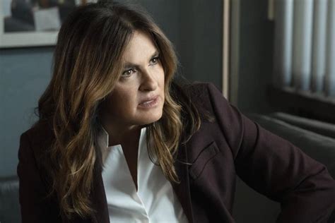 LAW AND ORDER SVU Season 23 Episode 19 Photos Tangled Strands Of ...