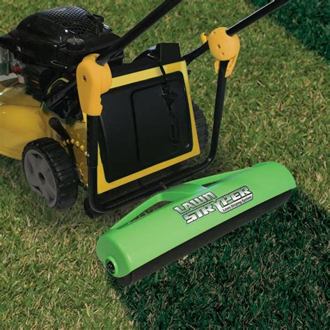 The Groundskeeper's Lawn Roller - Hammacher Schlemmer | Lawn striping ...