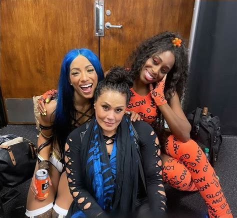 Team Bad united backstage of Royal Rumble Sasha Banks Tamina & Naomi ...