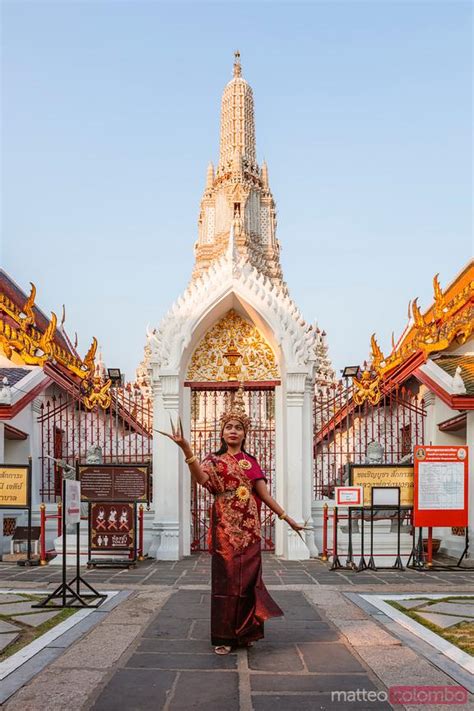 - Thai dancer with traditional dress, praying, Wat Arun, Bangkok ...