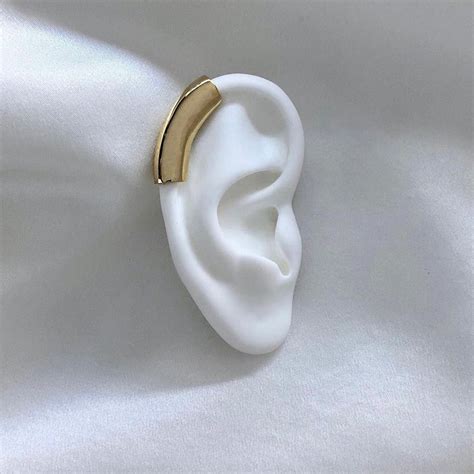 Helix Ear Cuff in Gold – Lady Grey