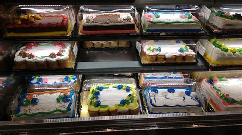 Birthday cakes, Rouses supermarket | David Rodger | Flickr