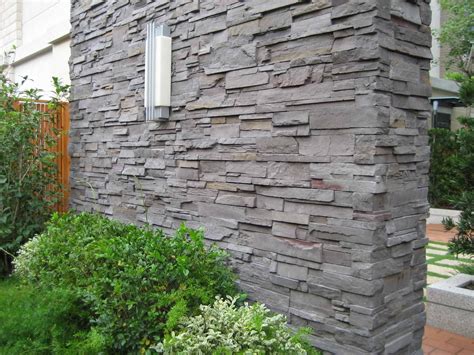 Acabado de piedra. | Stone veneer, Faux stone panels, Exterior stone