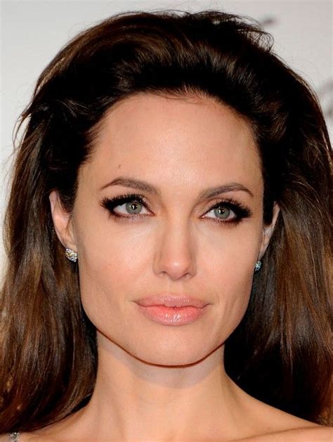 Angelina Jolie eye makeup. | Angelina jolie makeup, Angelina jolie eyes ...